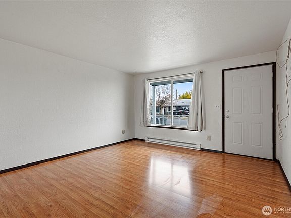 5th image of 2232 W Spruce St