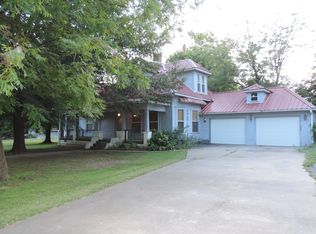 647 N Columbus St, Spiro, OK 74959