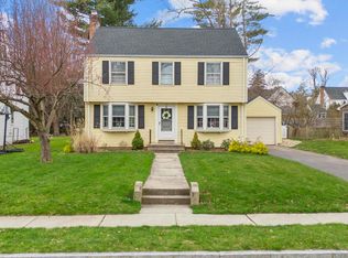 15 Fairlee Rd, West Hartford, CT 06107