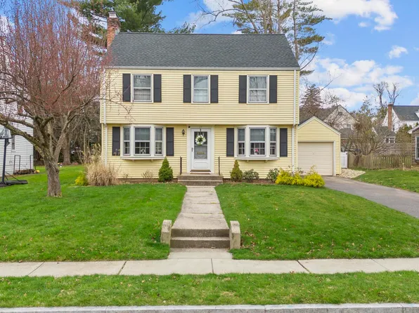 15 Fairlee Road, West Hartford, CT 06107