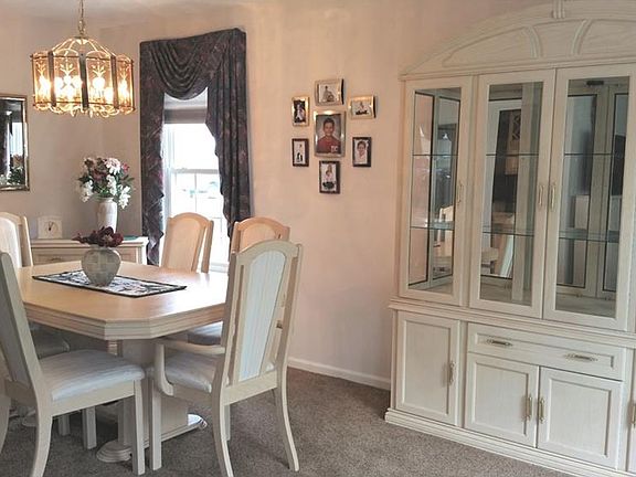 4th image of 10205 Brighton Cir