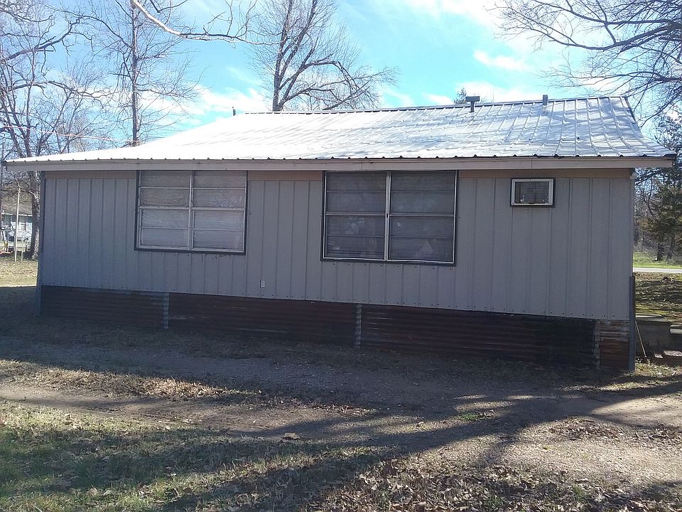 2nd image of 2270 W Cherry St
