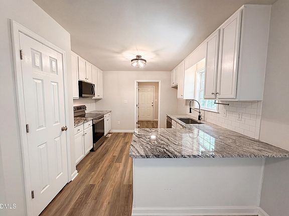 4th image of 409 Black Forest Dr