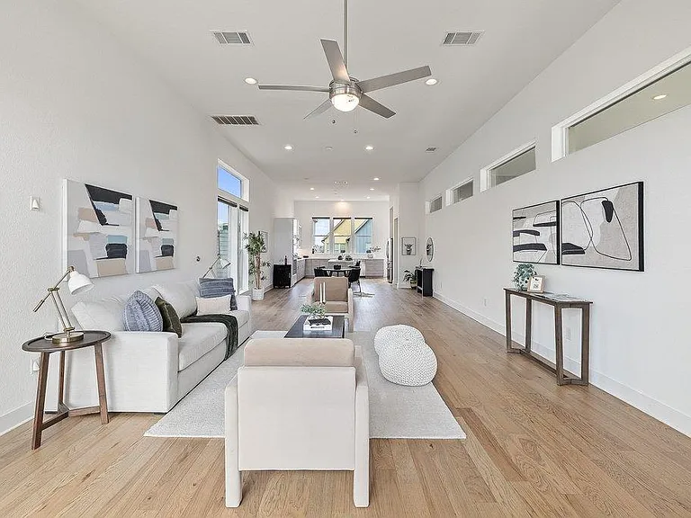 6124 Florencia Ln — Photo 7