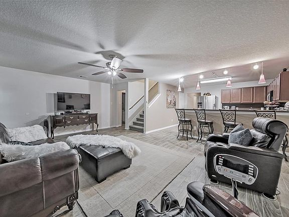 3rd image of 3431 Apple Dale Dr