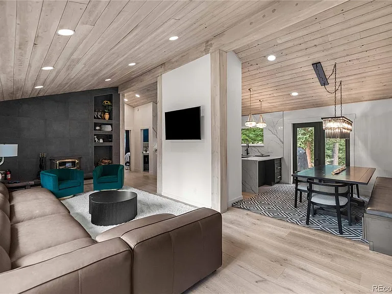 53 Rena Rd — Photo 12