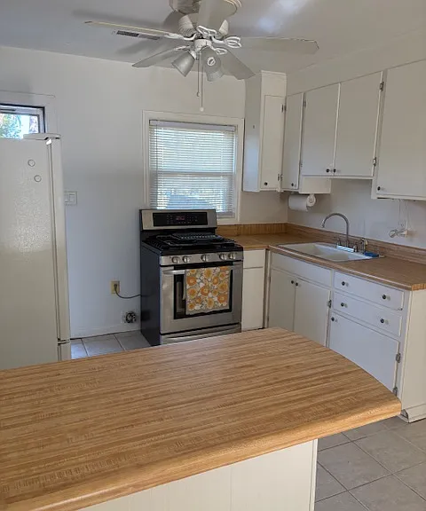 248 Wappoo Rd #A — Photo 3