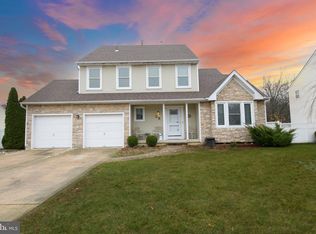 32 Glen Burnie Dr, Sicklerville, NJ 08081