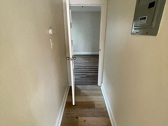 5th image of 1059 Gladys Ave APT 4