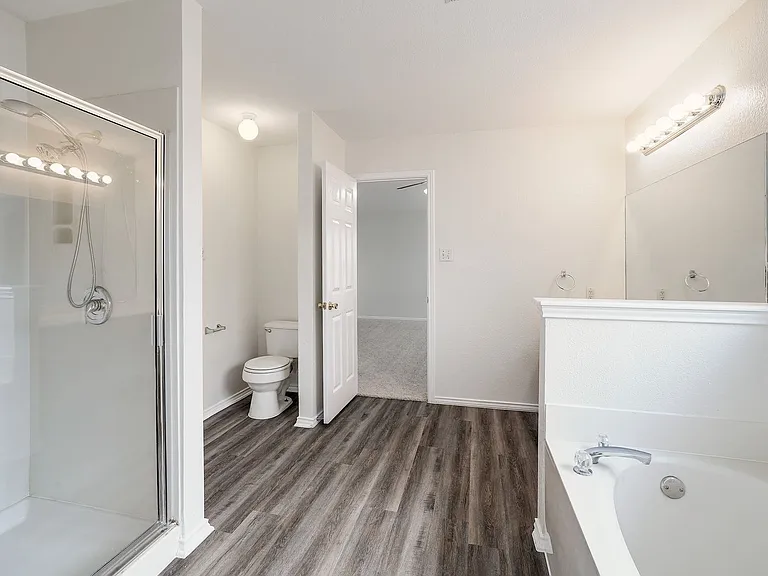 9724 Copper Creek Dr — Photo 18