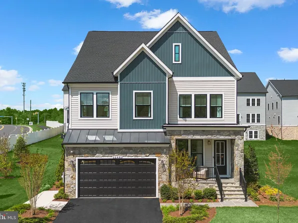 1 Golden Holly Drive 36 #F2, Brambleton, VA 20148