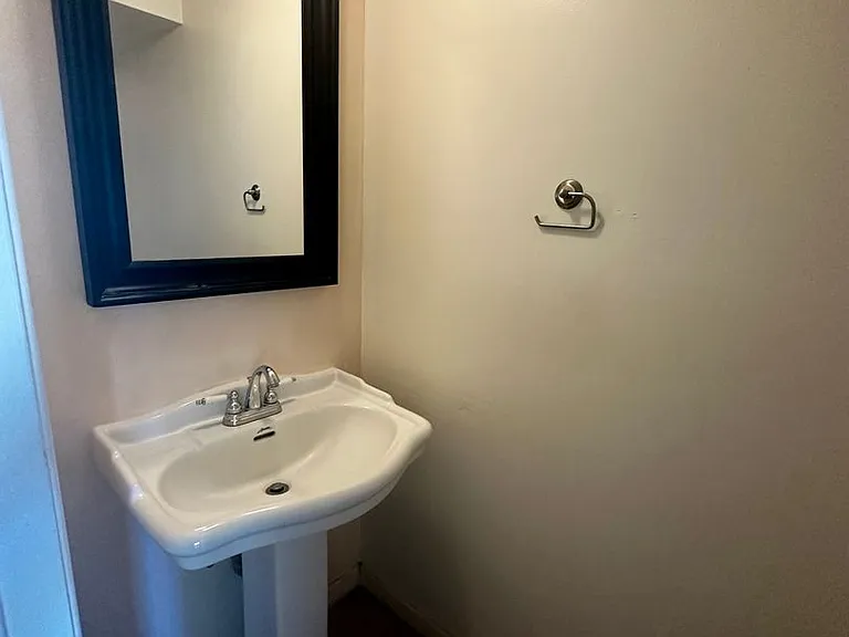 5042 Glide Dr #11 — Photo 5