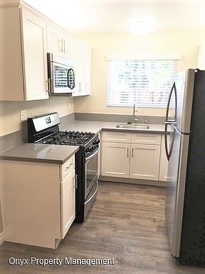 3rd image of 4113 43rd St Unit 3