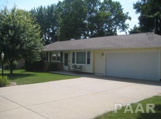 1004 Hampton Rd, Washington, IL 61571
