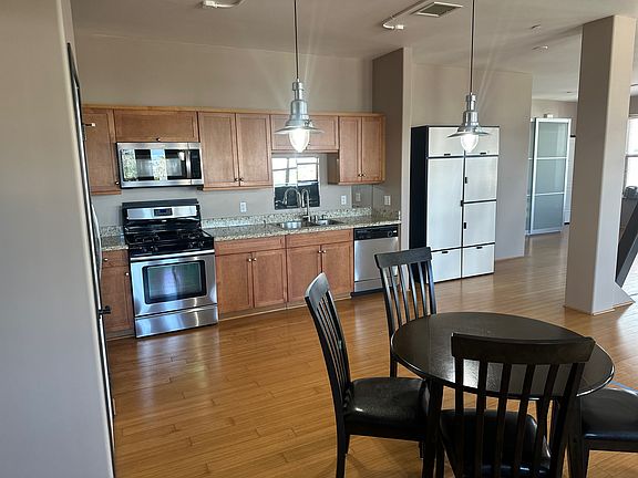 3rd image of 255 W 7th St APT 15