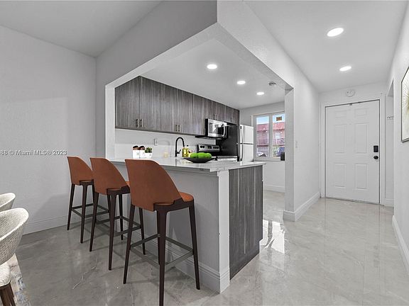 5th image of 505 NW 177th St APT 130