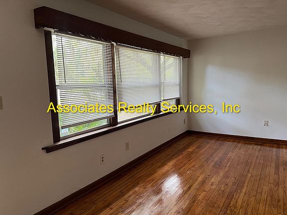 5th image of 815 NW 35th Ave