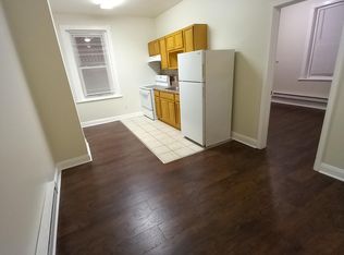 350 W Queen Ln APT 3, Philadelphia, PA 19144