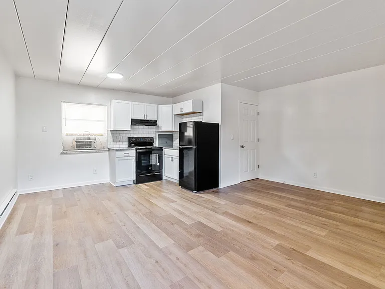 7382 E Main St — Photo 5