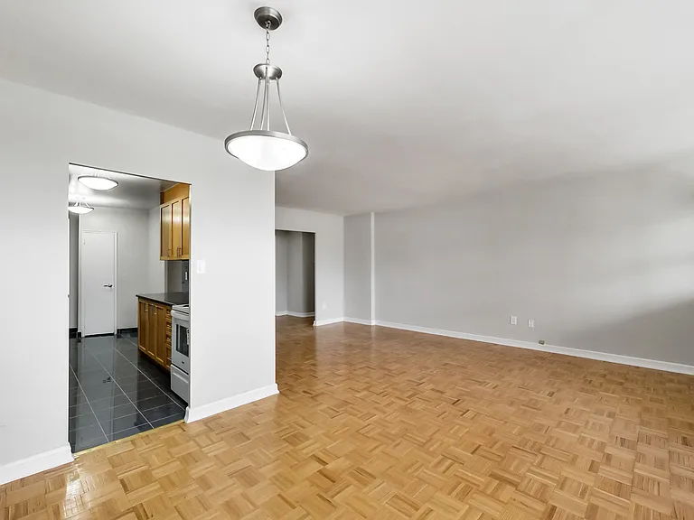 6000 Bathurst St — Photo 82