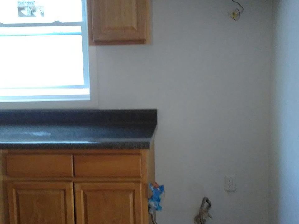 1st image of 2715 Kingsland Ave