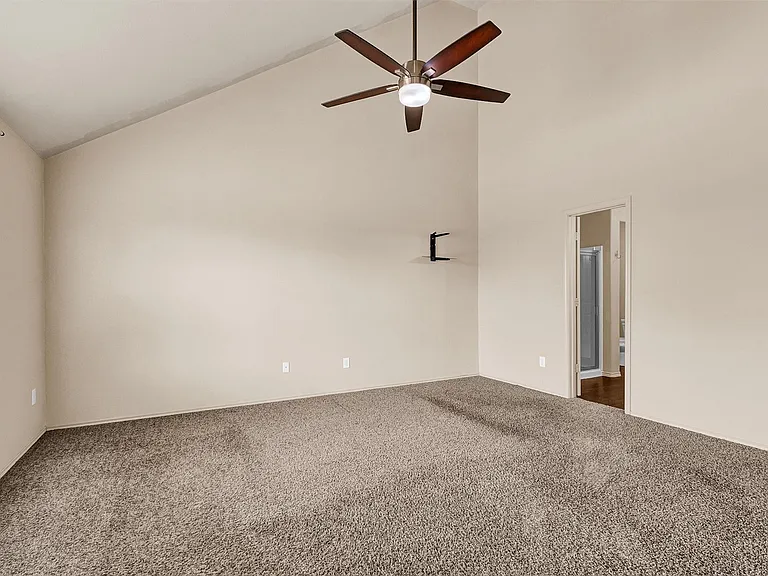 2119 Treasure Mountain Dr — Photo 14