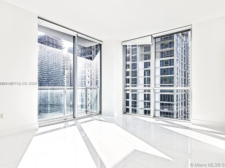 1060 Brickell Ave #2911 — Photo 5