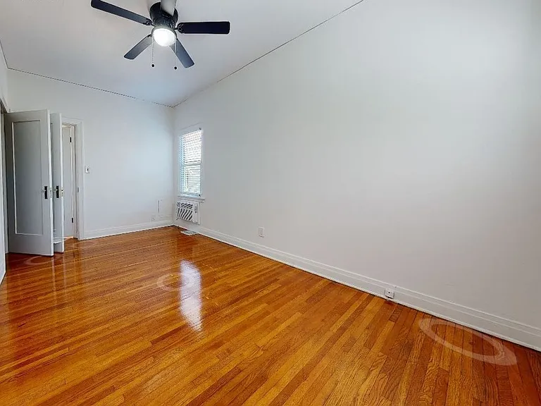 1002 N Sweetzer Ave — Photo 9