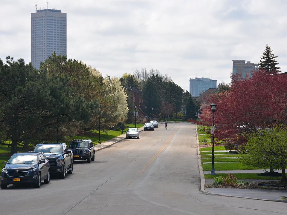 2nd image of 434 Lakefront Blvd #434