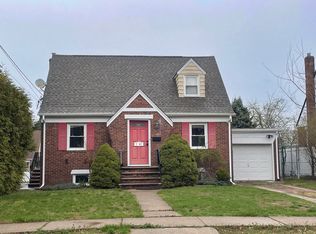 1-41 36th St, Fair Lawn, NJ 07410