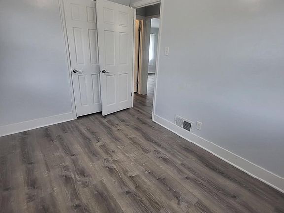 4th image of 850 W 11th St APT C