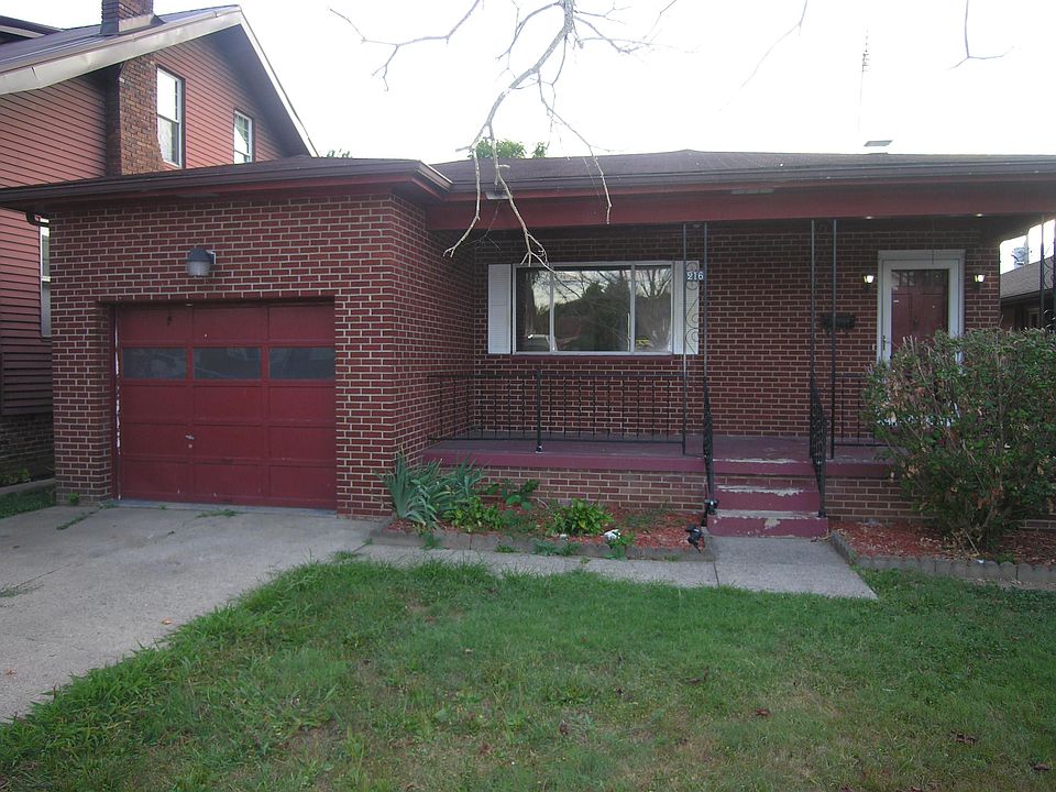 1st image of 216 32nd St W