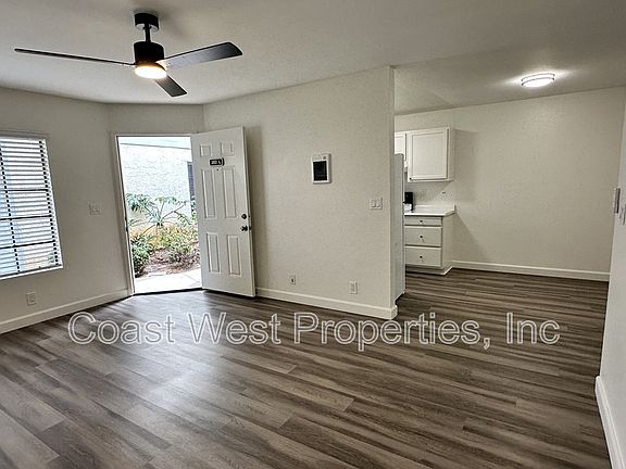 4th image of 382 Acacia Ave #L