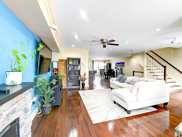 1625 Paterson Plank Rd #2 — Photo 4