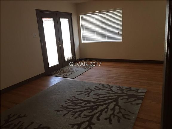 5th image of 327 S 10th St