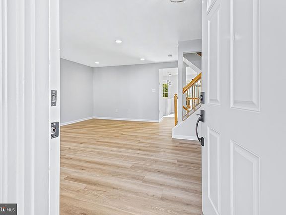 3rd image of 13821 Fount Beattie Ct
