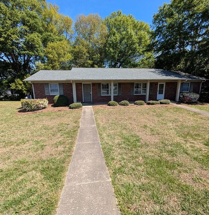 1st image of 435 10th Avenue Pl NE