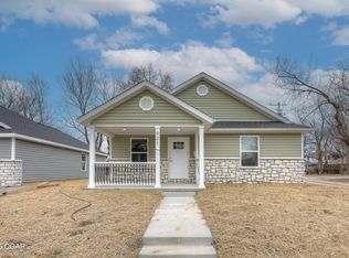 921 W A St, Joplin, MO 64801