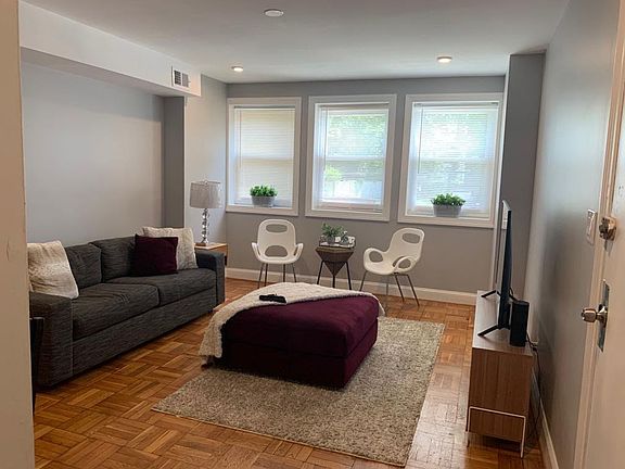 3rd image of 1385 Nicholson St NW #102