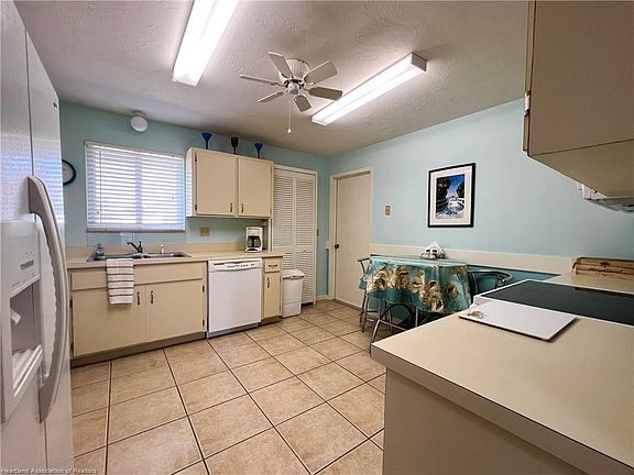 5th image of 140 Grandview Blvd