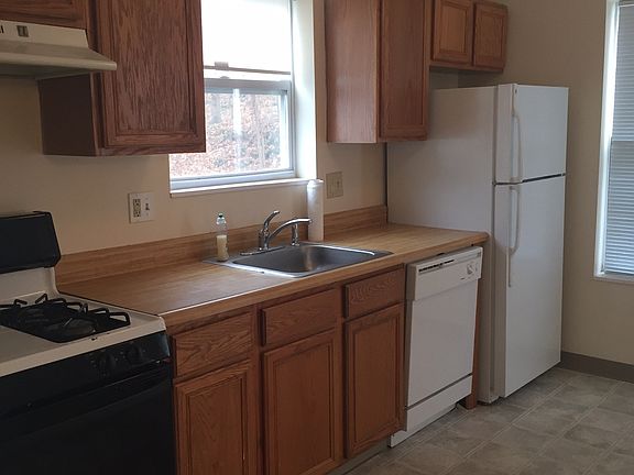 5th image of 13 N Harbor St #A