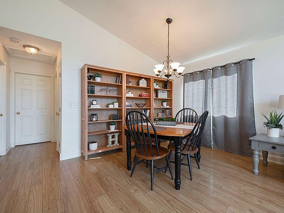 5th image of 147 Waxwing Ct NE