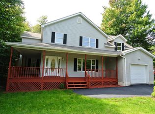 4449 Sylvan Ln, Pocono Summit, PA 18346