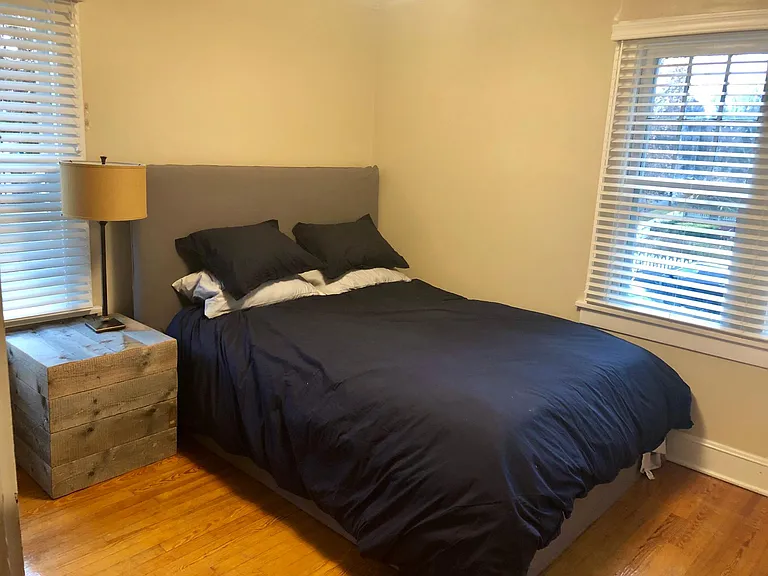 220 W Cedar St — Photo 10