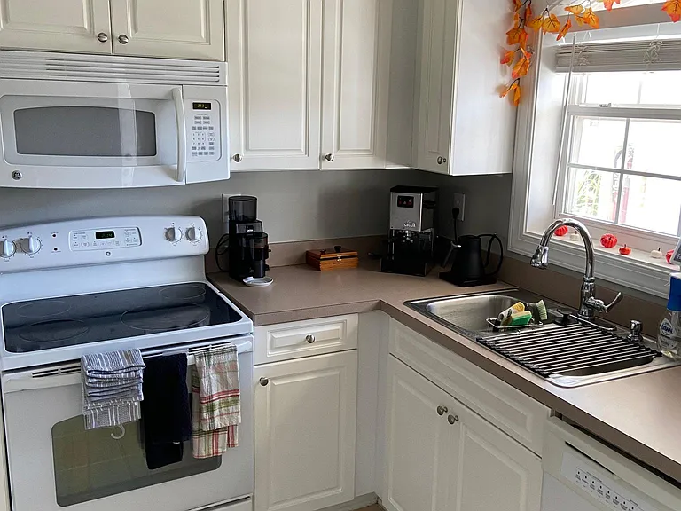 4139 Hibiscus Dr #302 — Photo 4