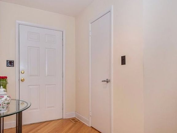 4th image of 10 Pennybrook Ln