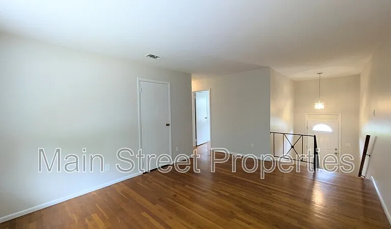 2117 Pullman Cir — Photo 26