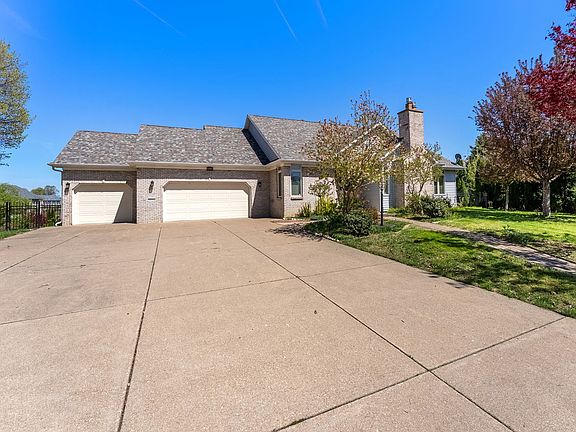 2nd image of 4629 Willow Wood Ct