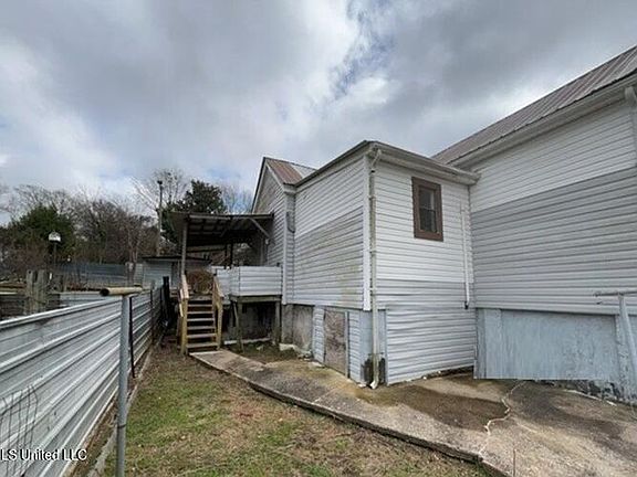 5th image of 3104 10th St