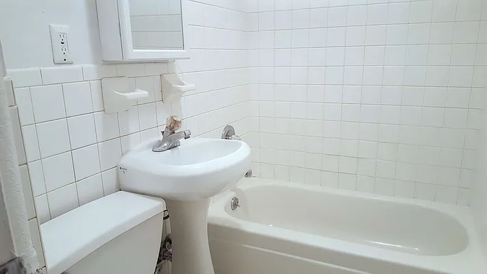 Rented by Manhattan Spaces | media 37